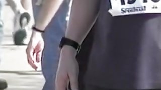 Candid street woman is sitting on her hunkers before cam 05zz