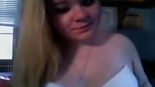 19yo blonde chubby immature masturbates on webcam