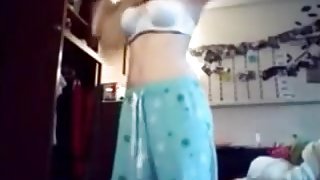 breasty  immature masturbating in livecam