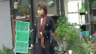 Attractive Asian milf with no panties sharked in public
