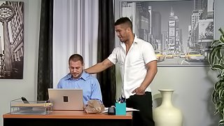 Hans Berlin knows how to stretch a hot fellow's tight anal hole