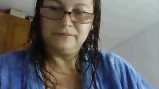 Busty mature bbws with glasses shows her ass online