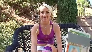 Sporty 18 year old chick laid