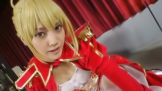 Weird Japanese bitch fingers her snatch and jumps on a cock