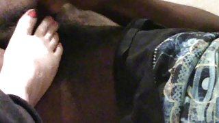 CUMMING ON GAMER TEEN'S TOES