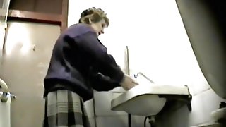 Girls Pissing voyeur video 226