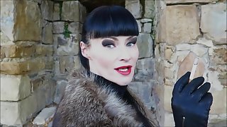 autumn smoking -  Cheyenne de Muriel