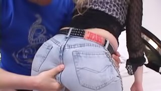 Her big ass looks great and jeans and better on a dick