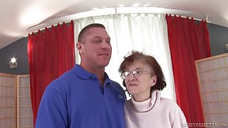 Horny granny with wet twat does professional blowjob