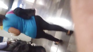 Nalgotas de mujer en mallon gris